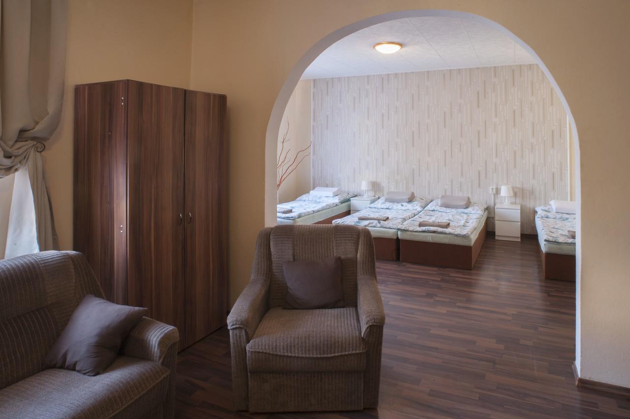Penzion U Nádraží Horšovský Týn Exterior foto