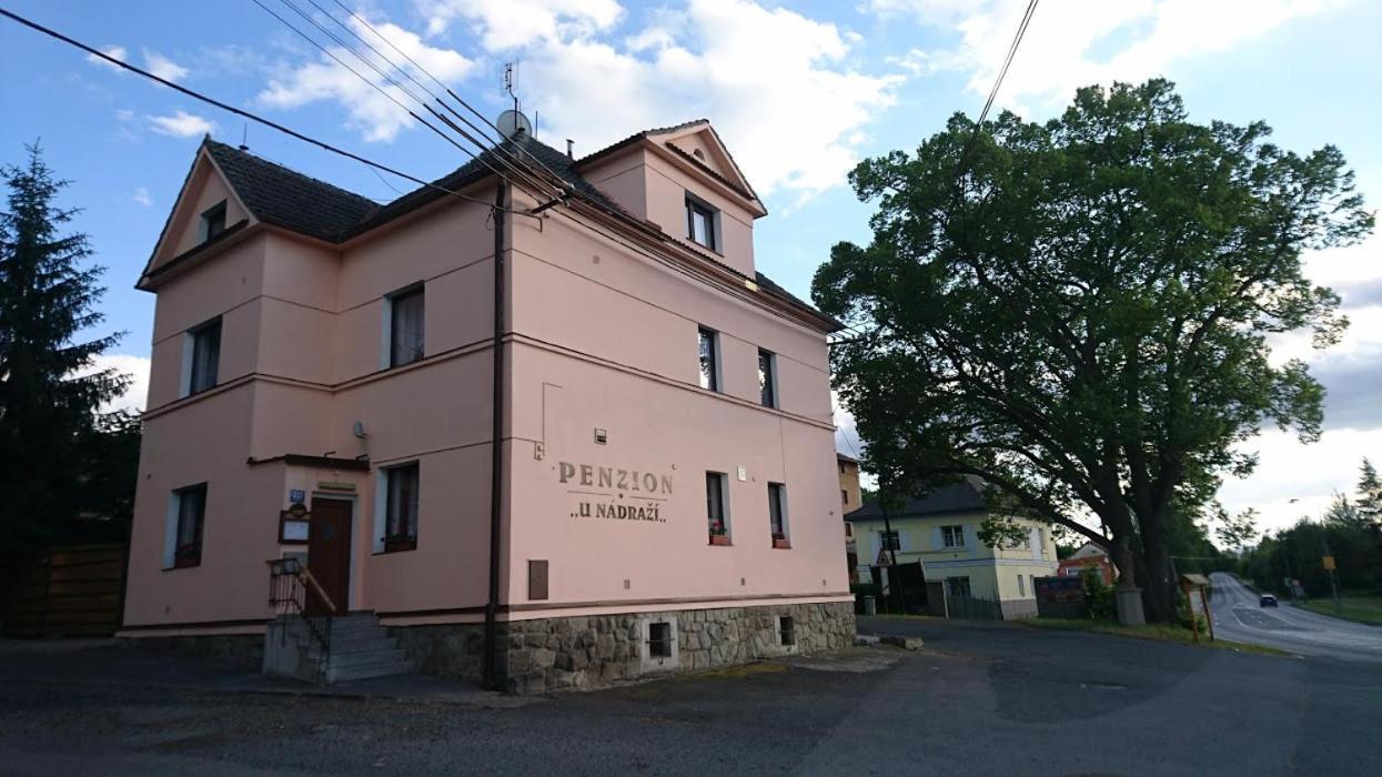 Penzion U Nádraží Horšovský Týn Exterior foto